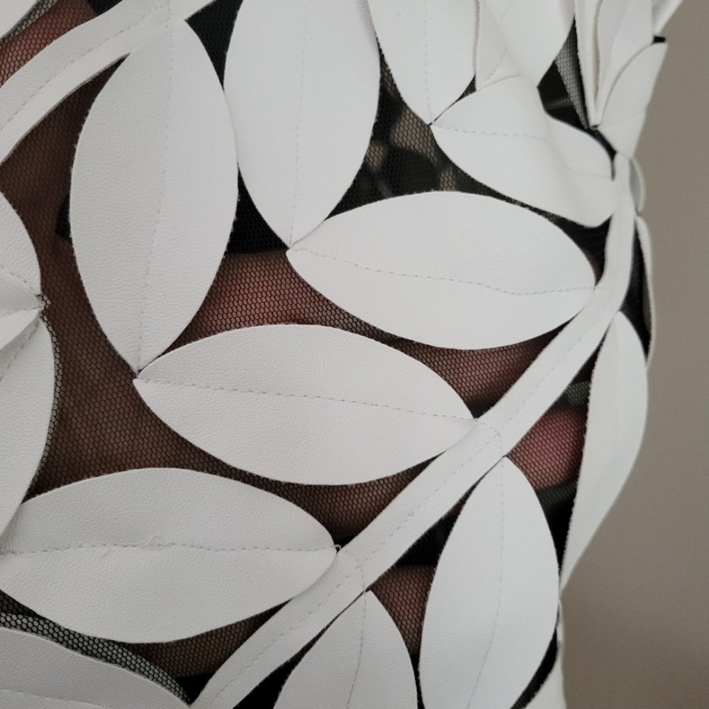 STUNNING Faux Leather White Leaf Vest - Picture 5 of 5